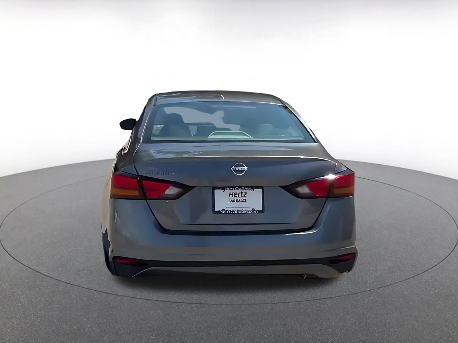 Used 2025 Nissan Altima 2.5 SV FWD image 12