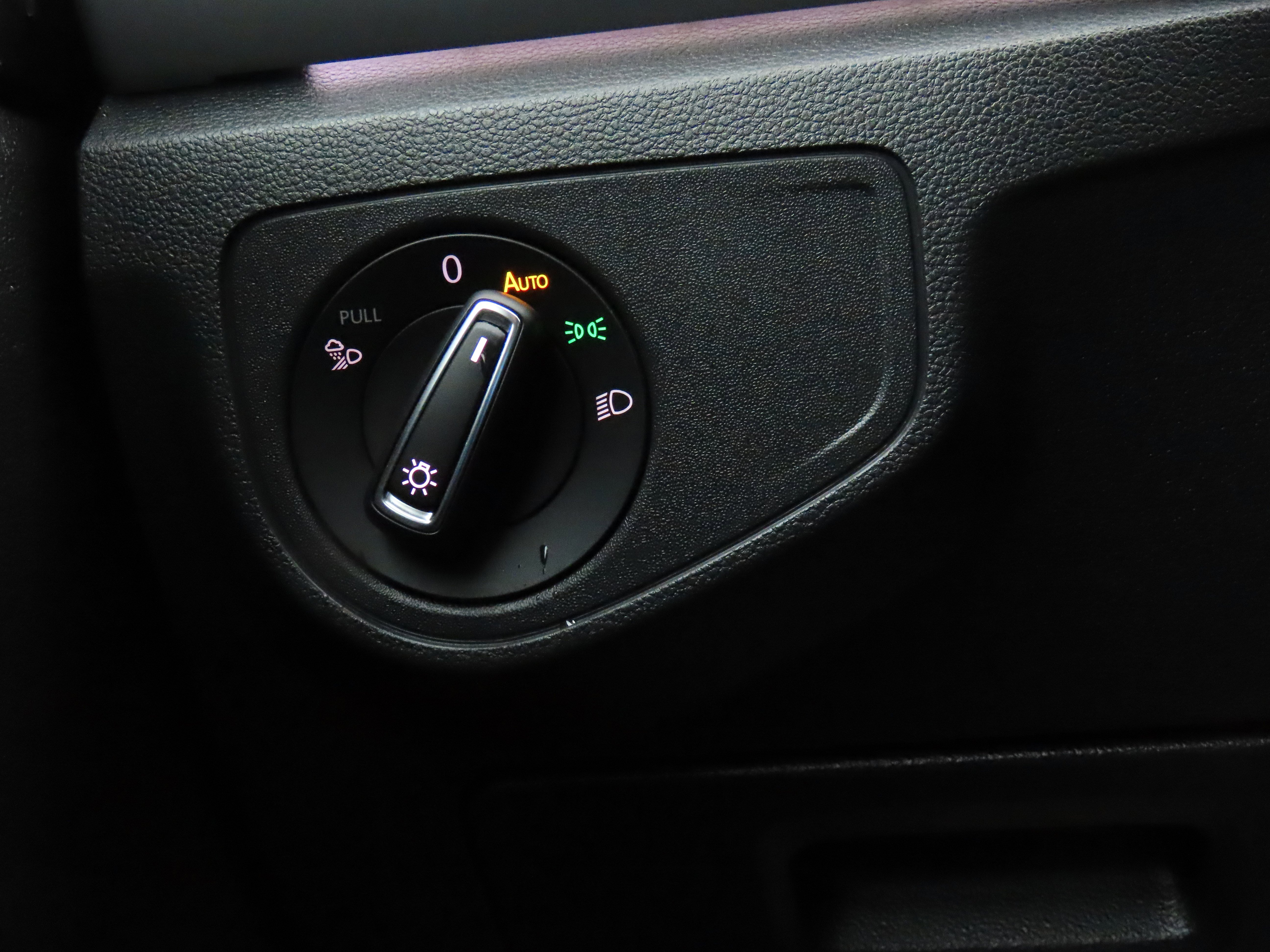 Used 2021 Volkswagen Atlas SEL Premium image 42