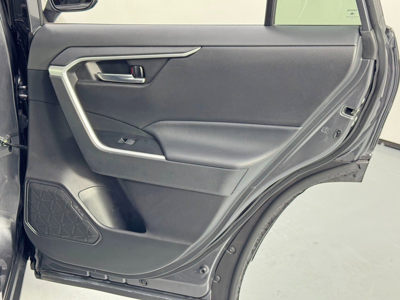 Used 2022 Toyota RAV4 XLE image 39