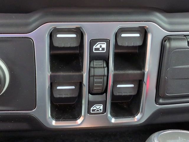 Certified 2023 Jeep Wrangler Unlimited w/ Cold Weather Group AWD/4WD image 29