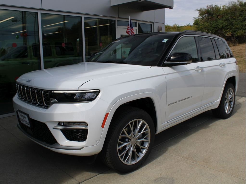 New 2025 Jeep Grand Cherokee Summit image 5