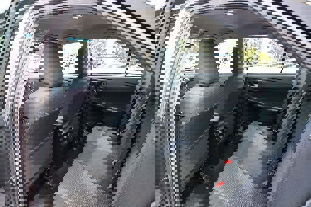 Used 2015 Toyota Camry LE FWD image 17