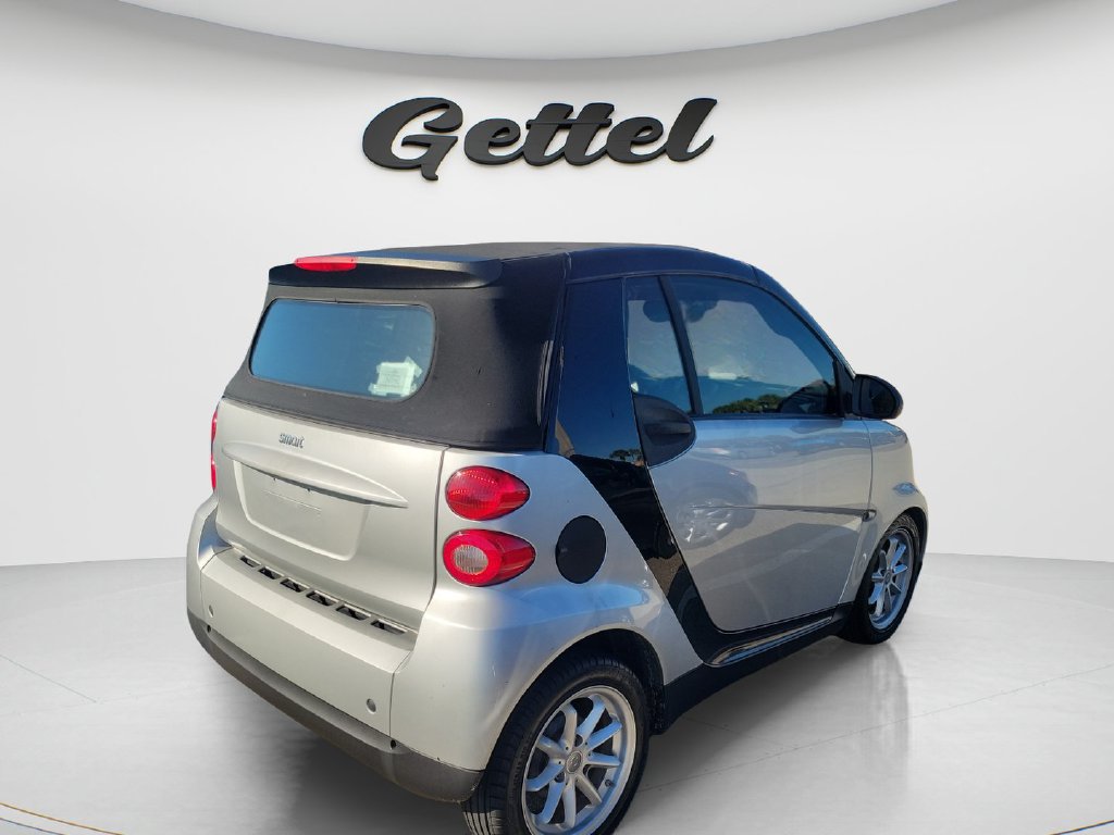Used 2009 smart fortwo passion RWD image 4