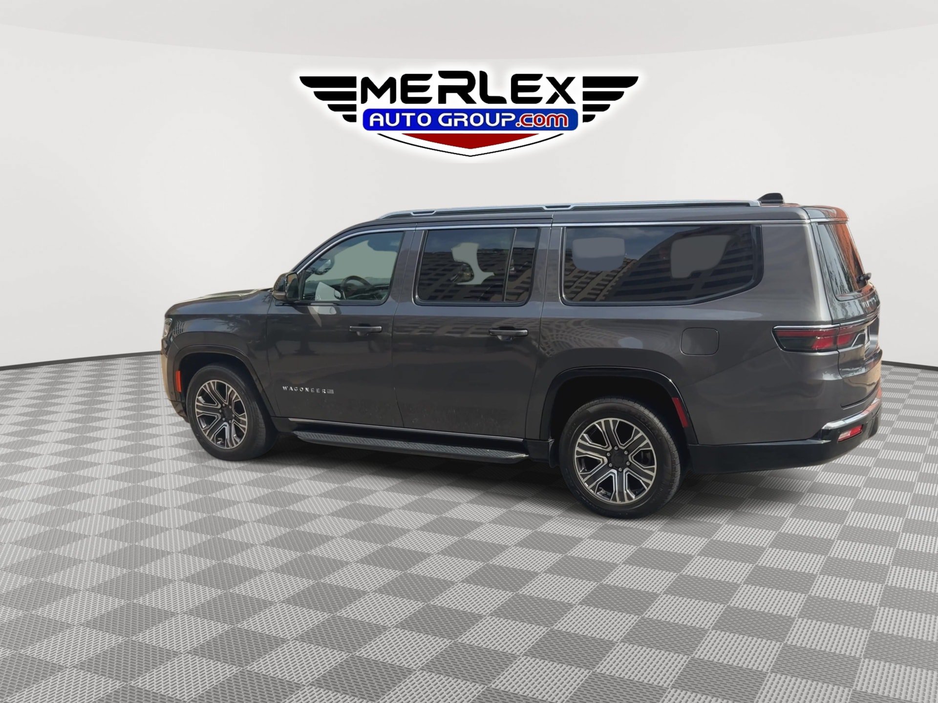 Used 2024 Jeep Wagoneer L Series II w/ Flexible Seating Group AWD/4WD image 6