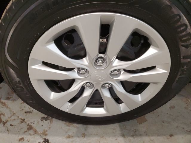 Used 2020 Kia Soul LX image 29