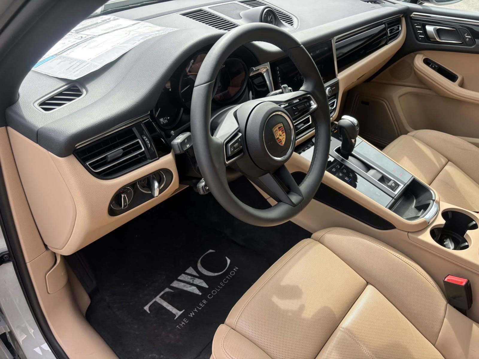 Used 2025 Porsche Macan image 25