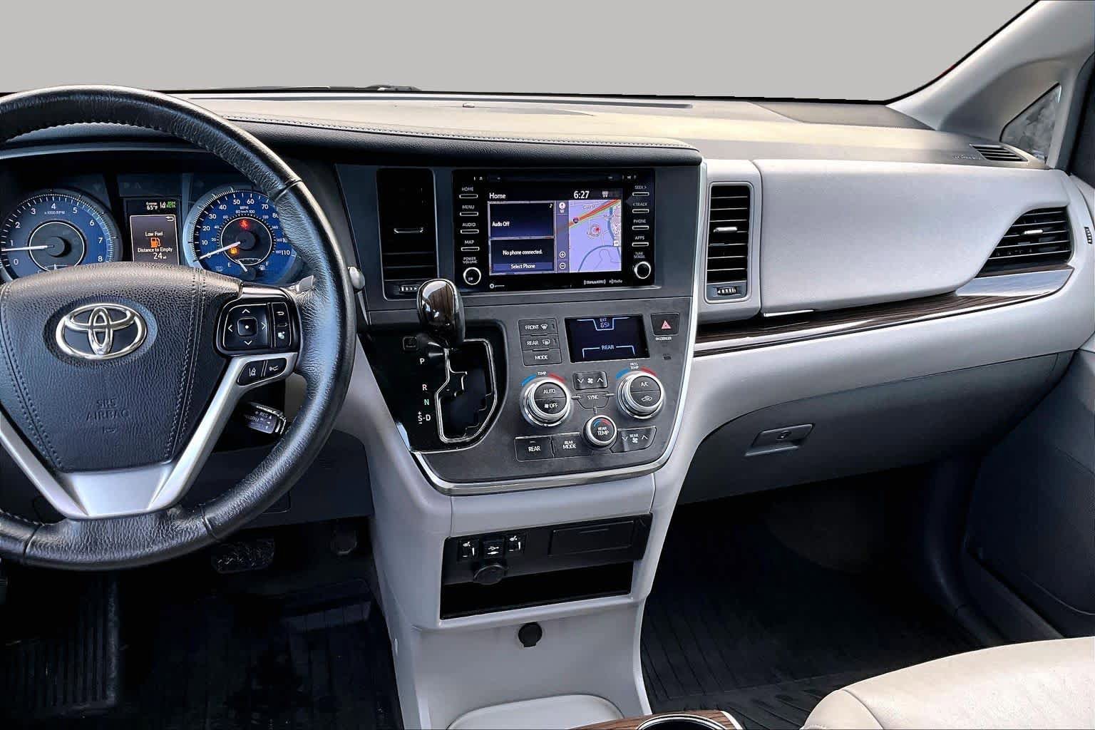 Used 2018 Toyota Sienna XLE w/ XLE Navigation Package AWD/4WD image 7
