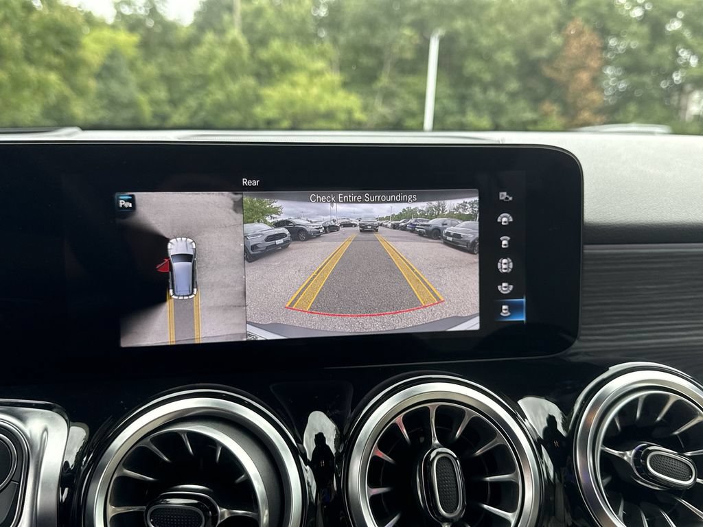 Used 2023 Mercedes-Benz EQB 300 4MATIC w/ Pinnacle Package image 23