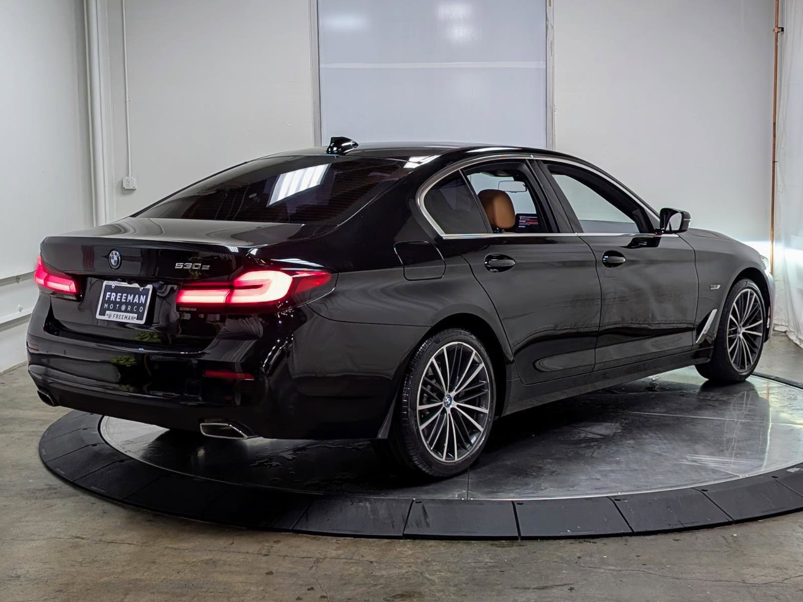 Used 2023 BMW 530e w/ Convenience Package image 9