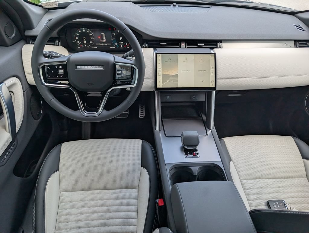 New 2026 Land Rover Discovery Sport Landmark AWD/4WD image 11