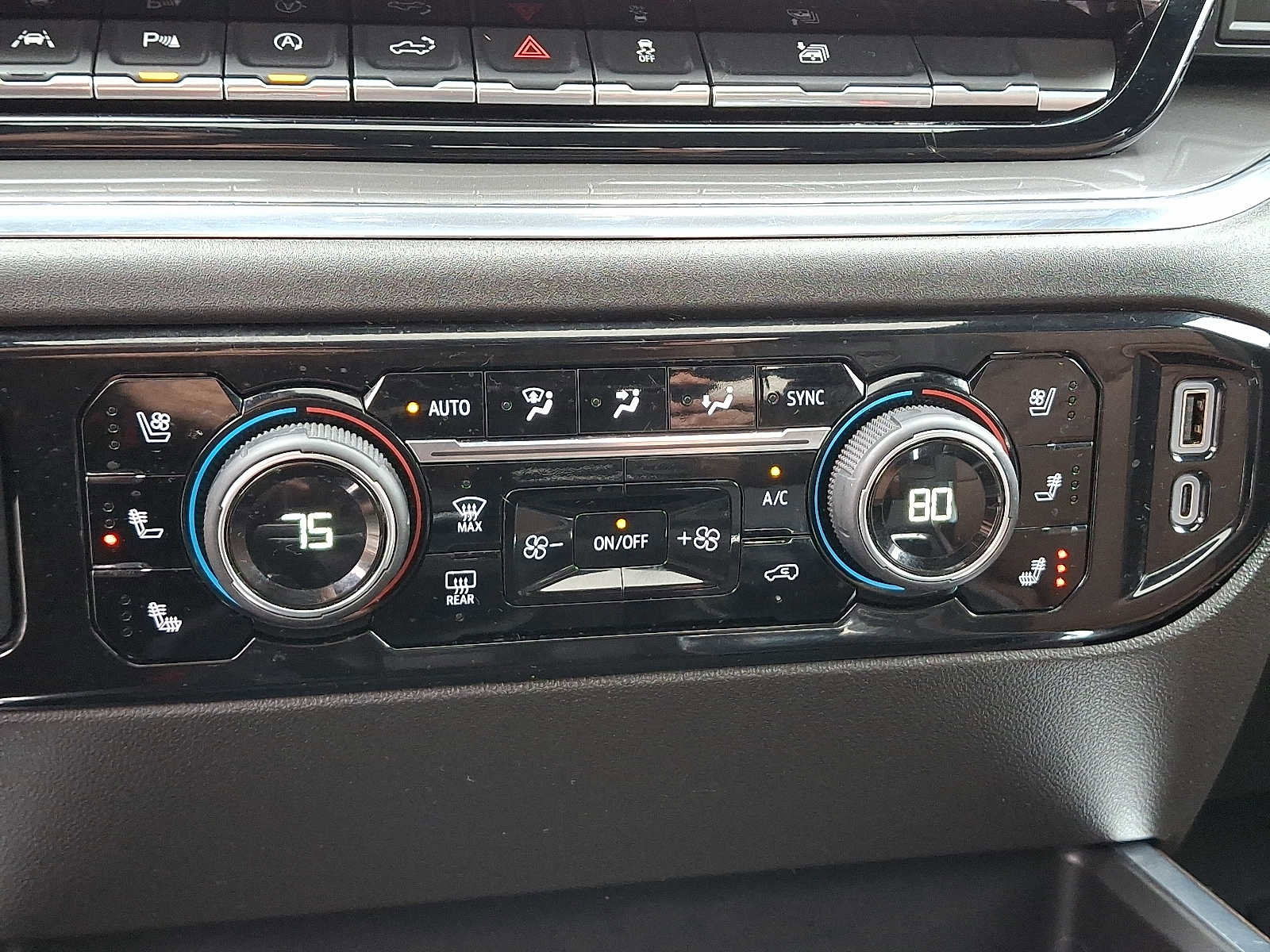 Used 2023 Chevrolet Silverado 1500 High Country w/ High Country Premium Package image 16