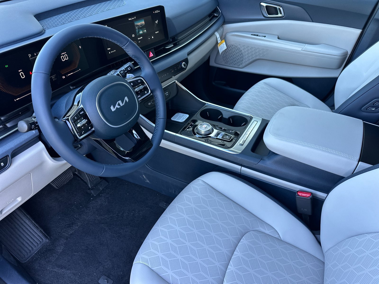 New 2026 Kia Carnival EX FWD image 10