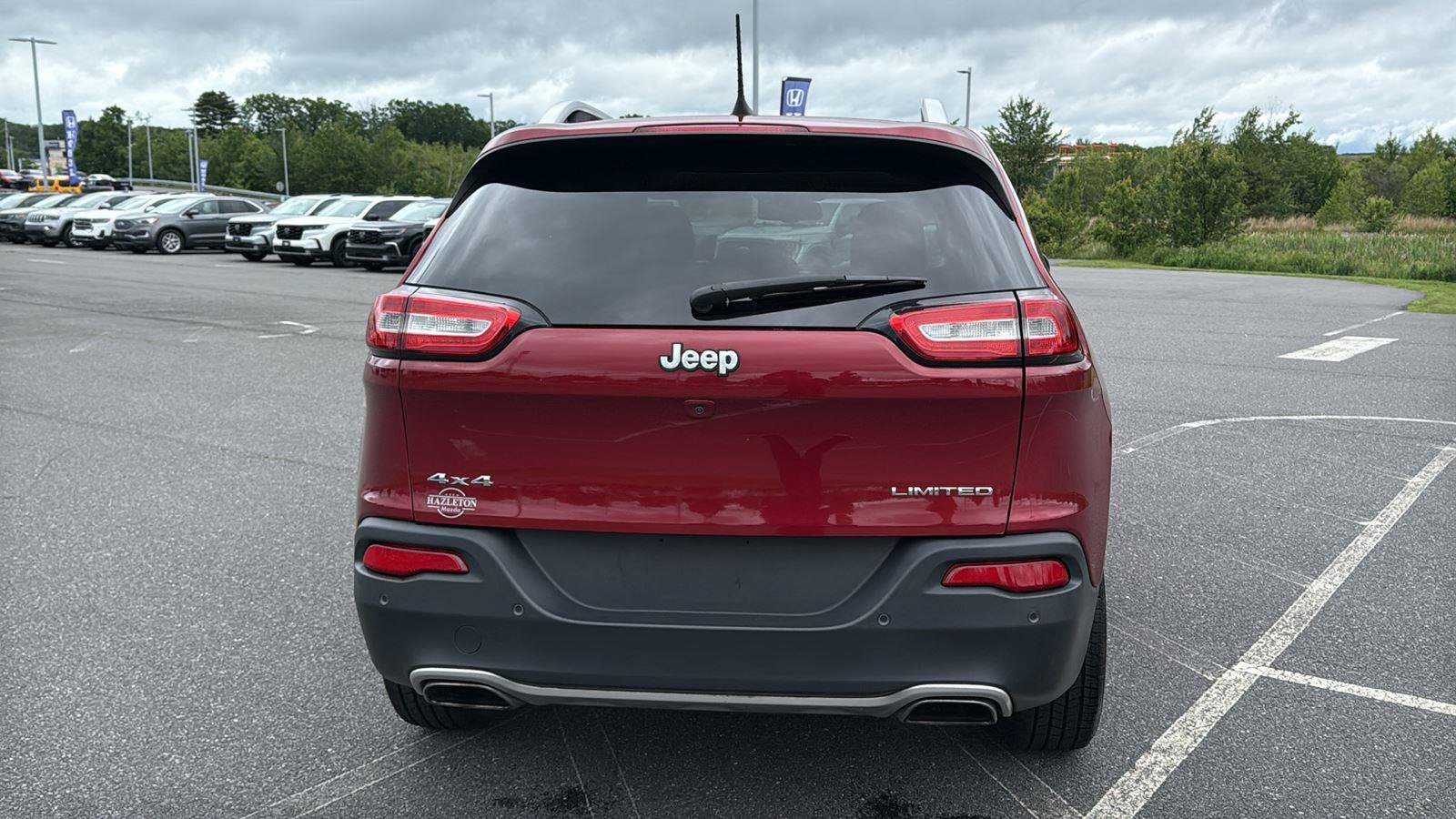 Used 2017 Jeep Cherokee Limited AWD/4WD image 7