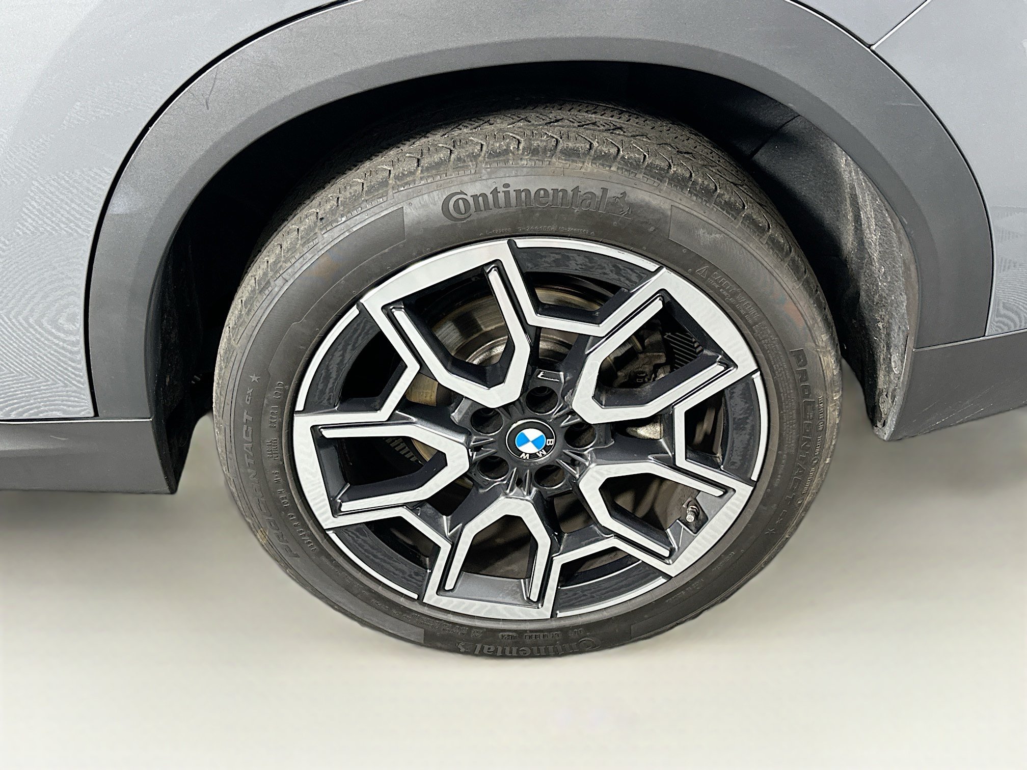 Used 2025 BMW X2 xDrive28i AWD/4WD image 11