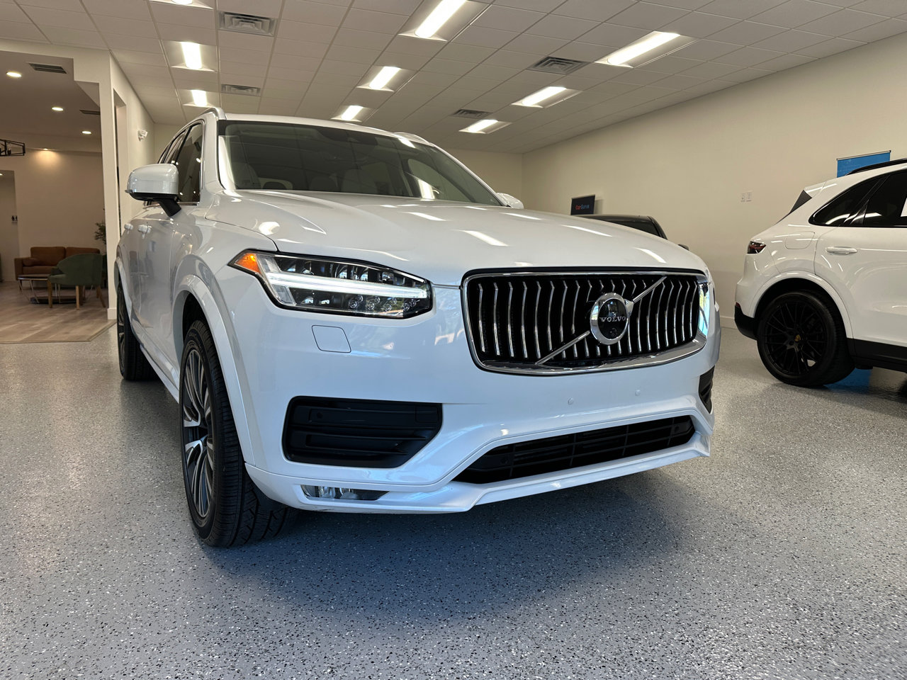 Used 2020 Volvo XC90 T5 Momentum image 12