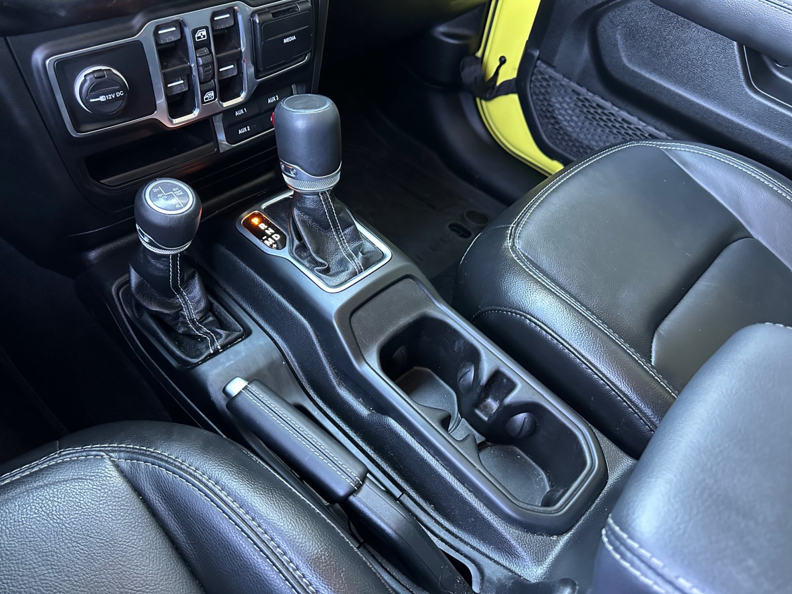 Used 2023 Jeep Wrangler Unlimited Sahara w/ Cold Weather Group AWD/4WD image 23