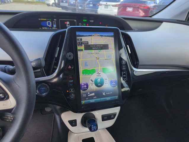 Used 2018 Toyota Prius Four image 12