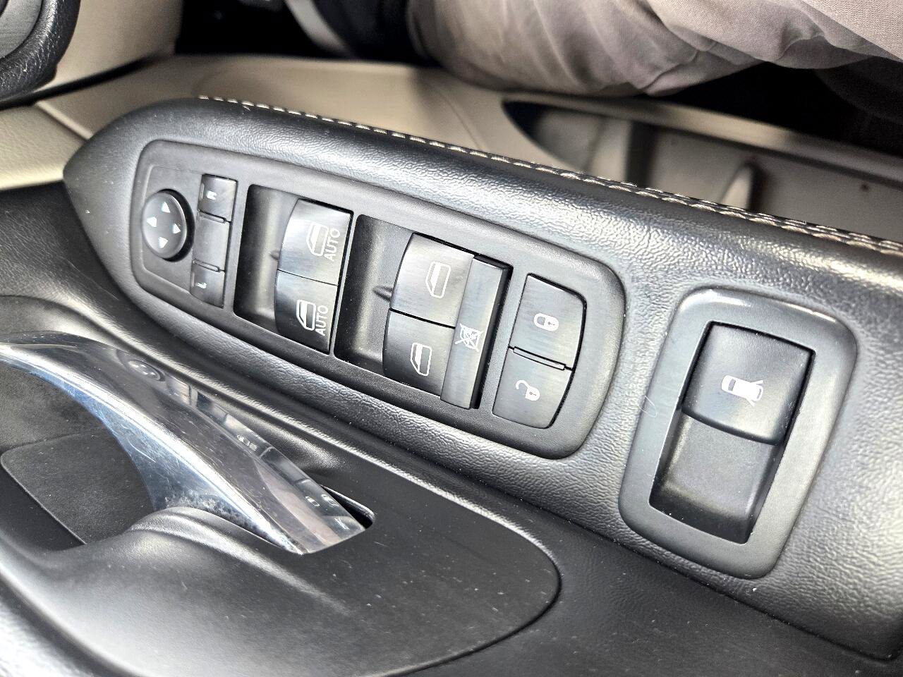 Used 2019 Dodge Grand Caravan SXT image 19