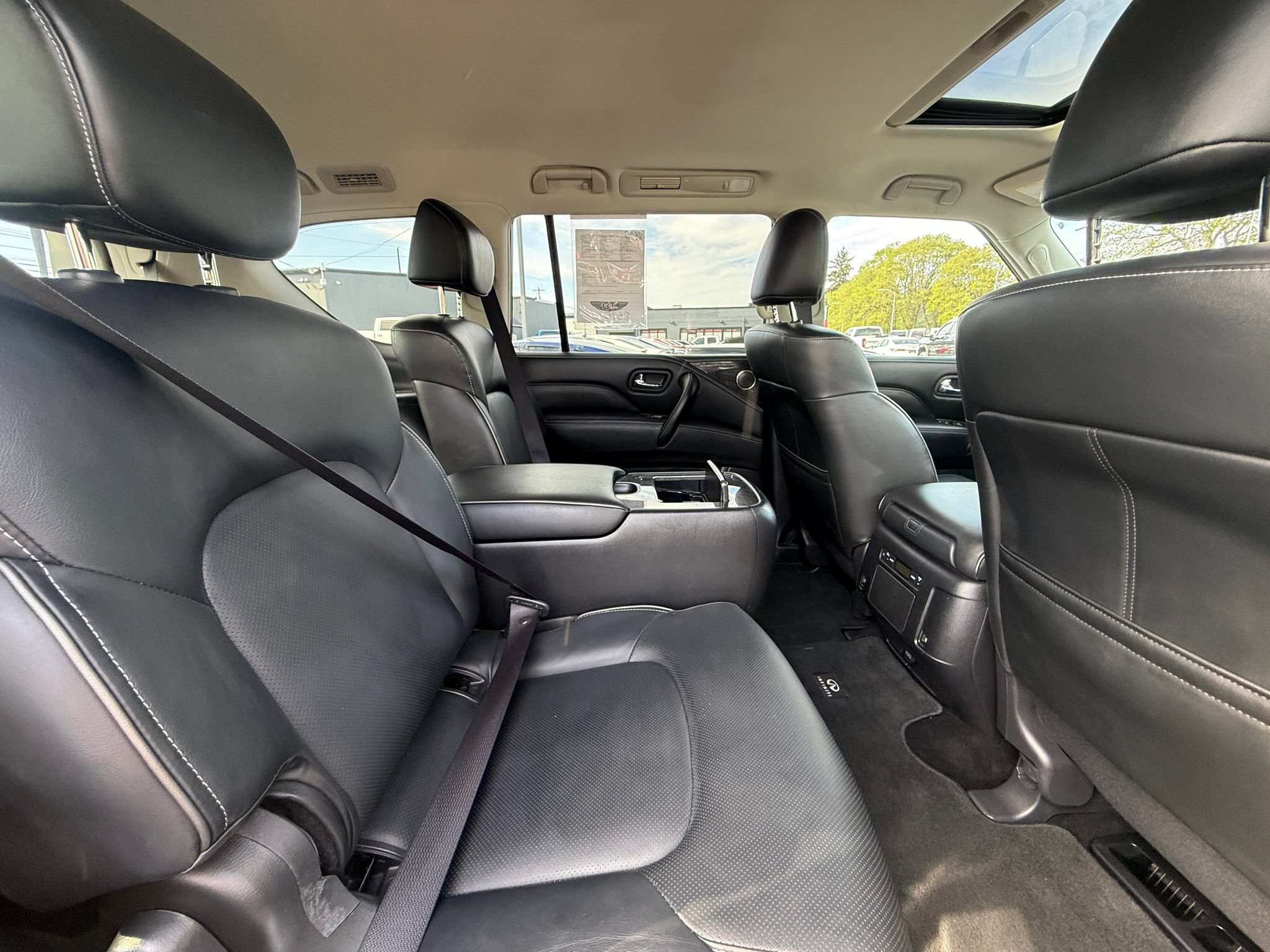 Used 2024 INFINITI QX80 Luxe AWD/4WD image 8