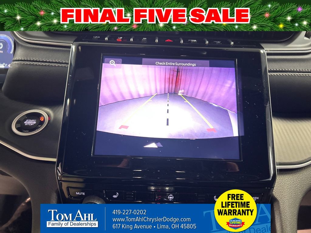 New 2025 Jeep Grand Cherokee L Laredo image 16