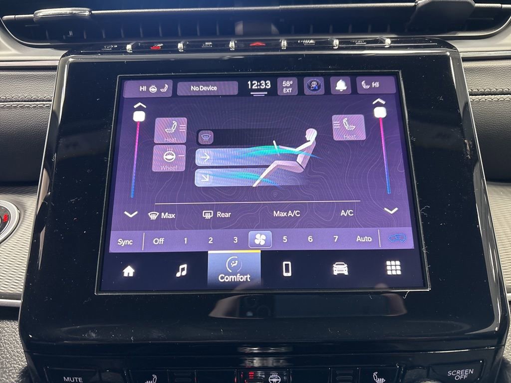 New 2025 Jeep Grand Cherokee Altitude image 17