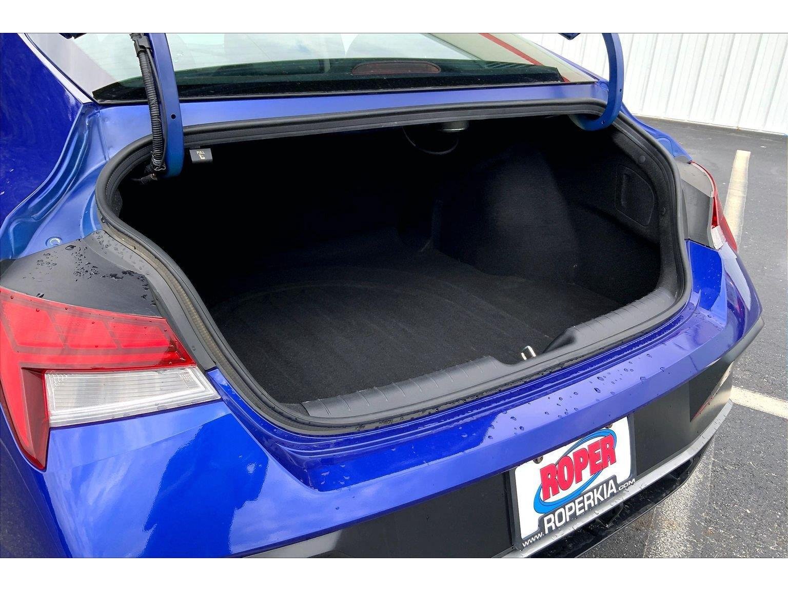 Used 2025 Hyundai Elantra Limited FWD image 27