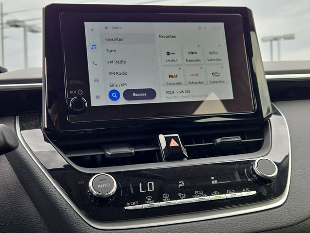 Used 2025 Toyota Corolla LE FWD image 28