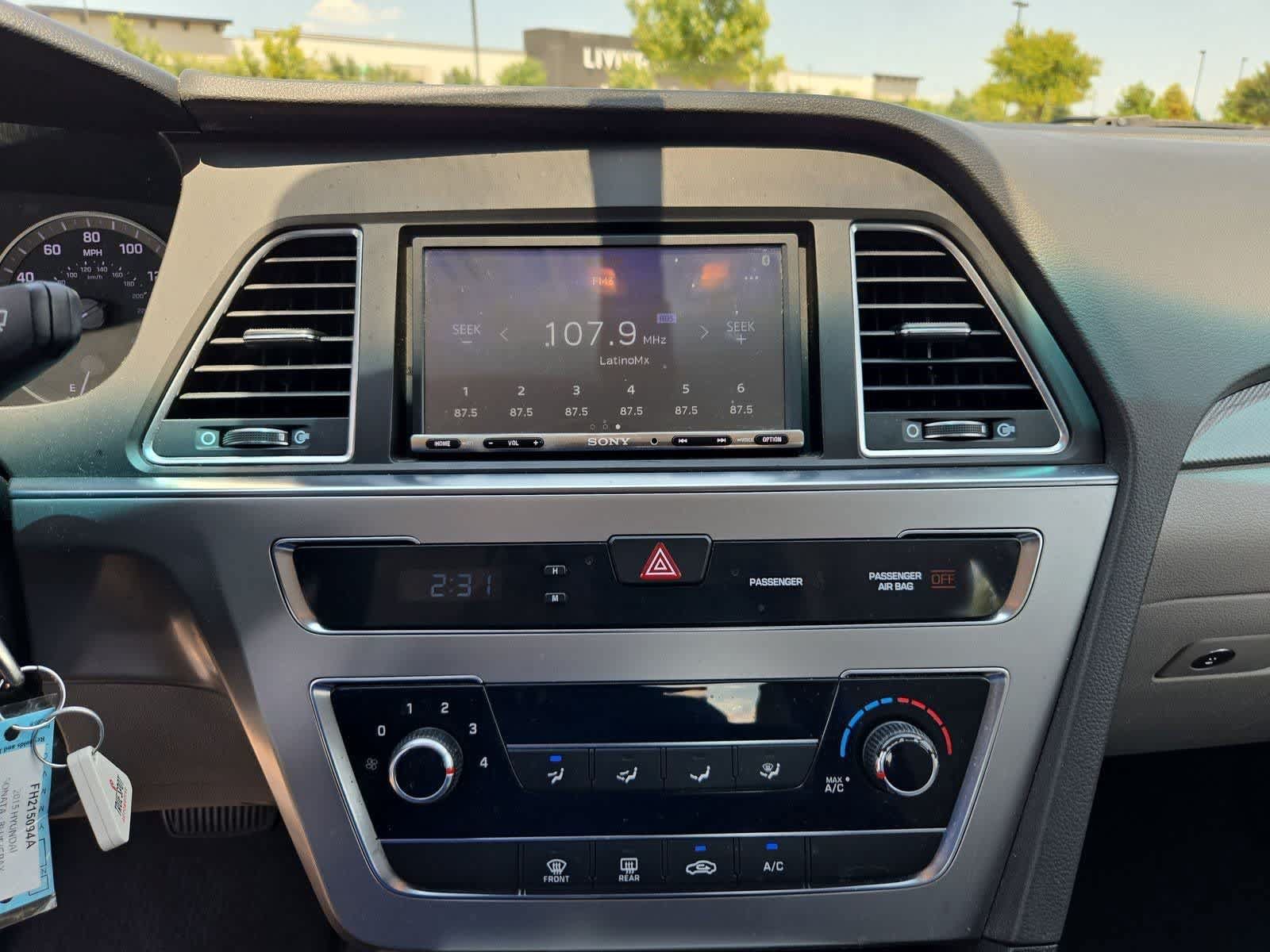 Used 2015 Hyundai Sonata SE w/ Option Group 09 FWD image 25
