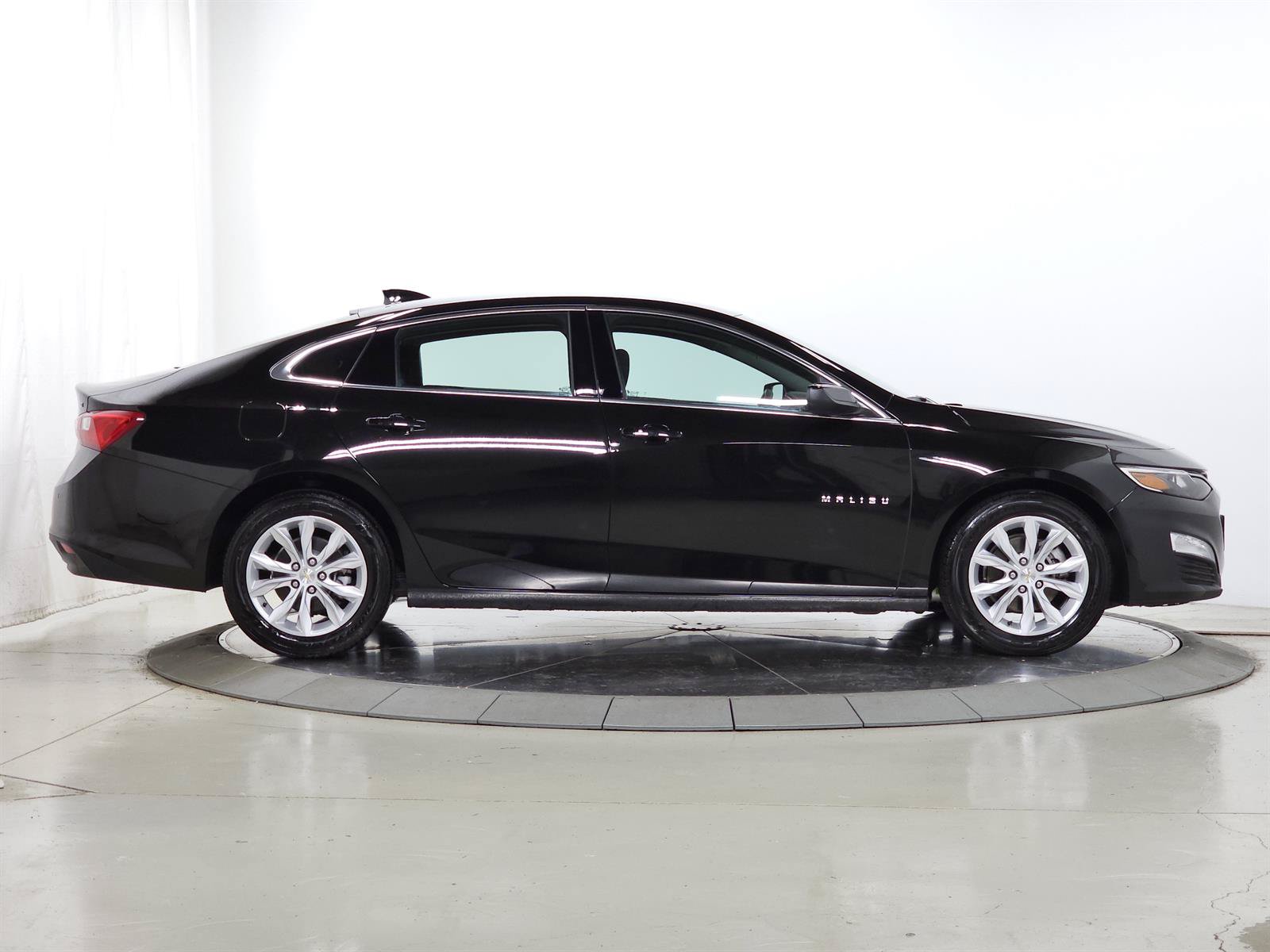 Used 2024 Chevrolet Malibu LT FWD image 8