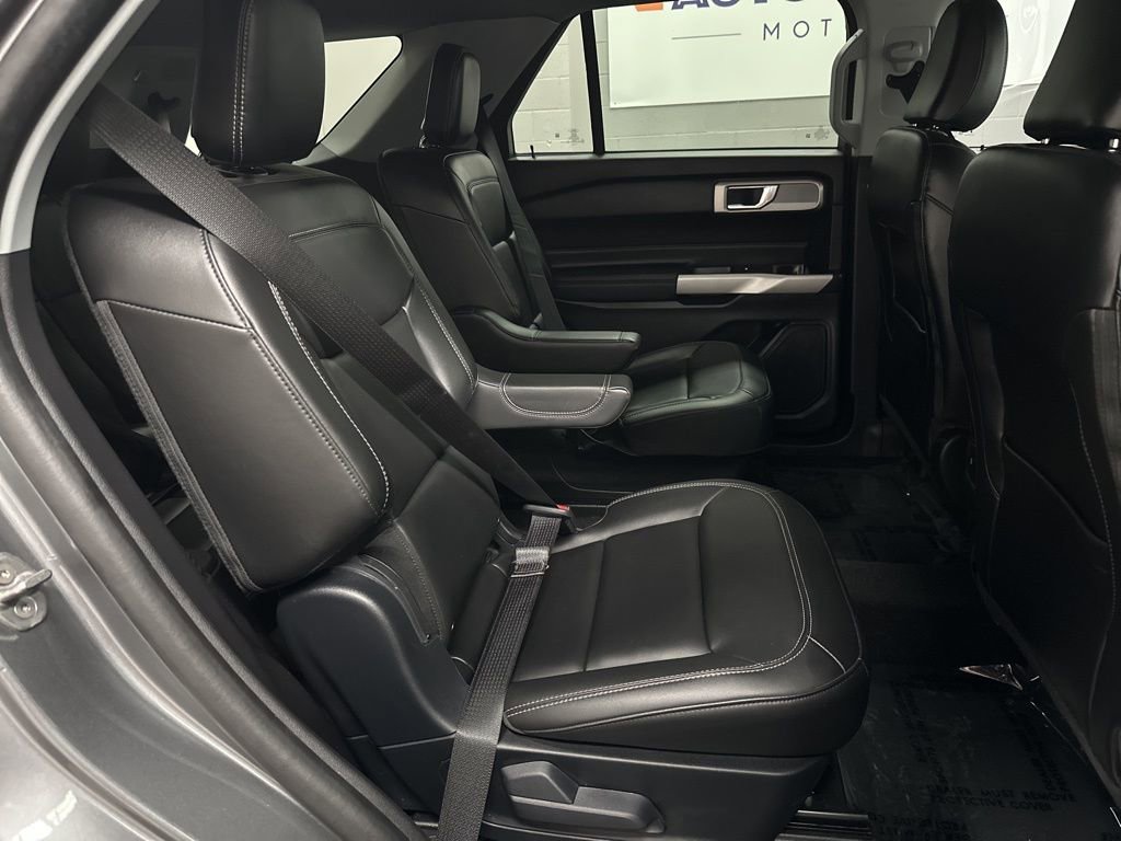 Used 2024 Ford Explorer XLT w/ Equipment Group 202A image 21