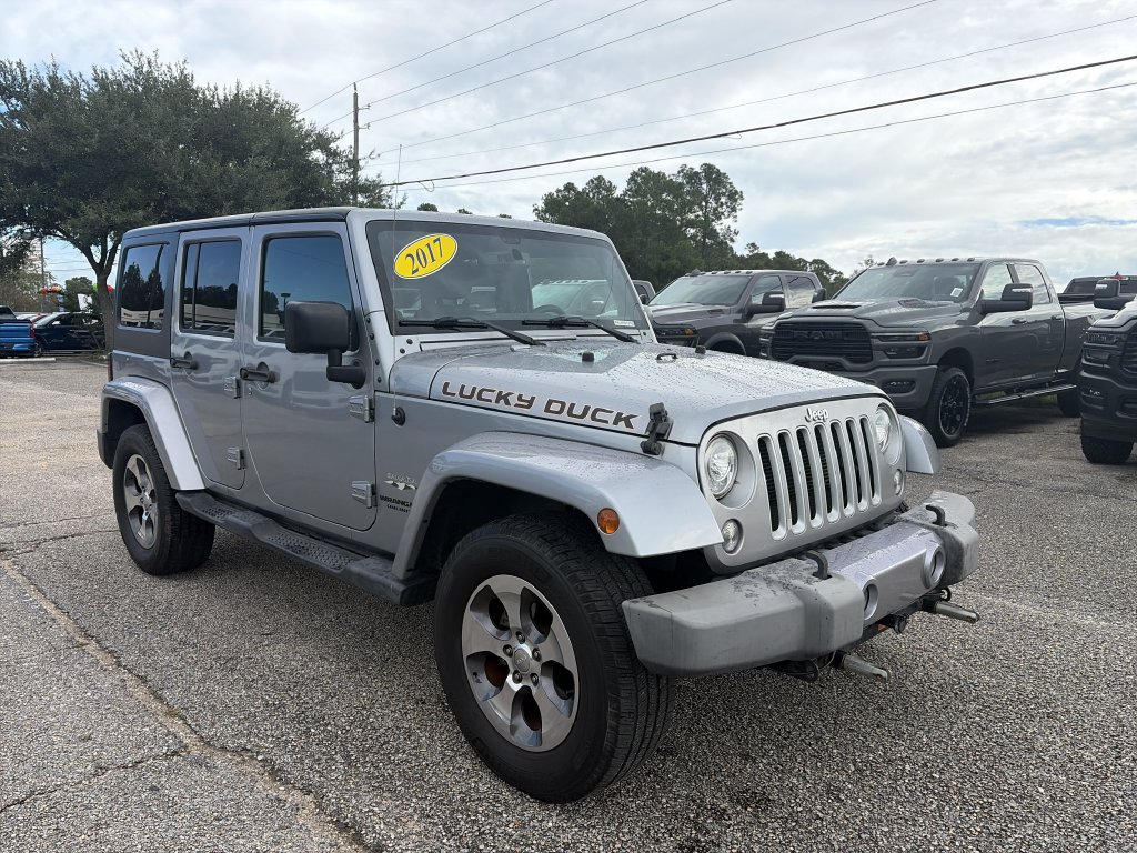 Used 2017 Jeep Wrangler Unlimited Sahara w/ Connectivity Group AWD/4WD image 8