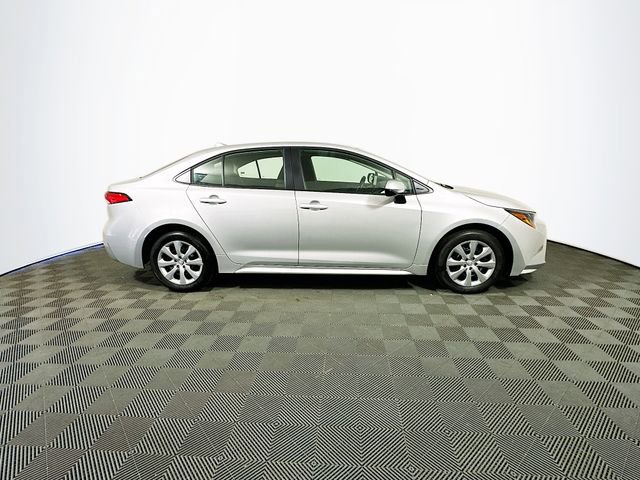 Certified 2025 Toyota Corolla LE image 9