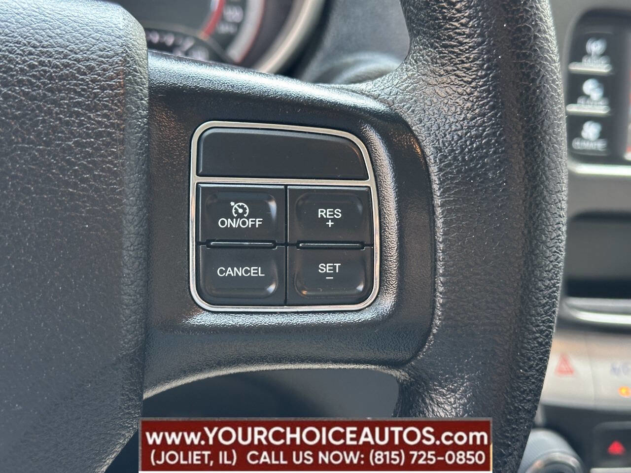 Used 2020 Dodge Journey SE image 31