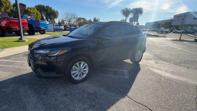Used 2025 Toyota Corolla Cross LE image 4
