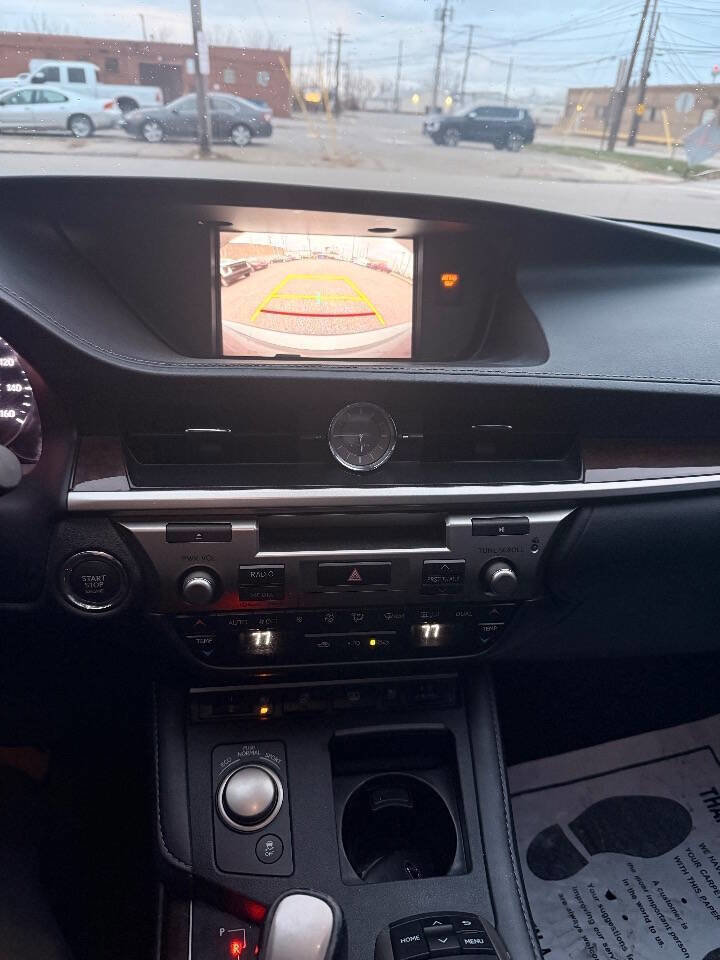 Used 2018 Lexus ES 350 w/ Ultra Luxury Package image 12