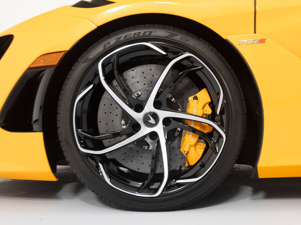 Used 2024 McLaren 750S Spider RWD image 10