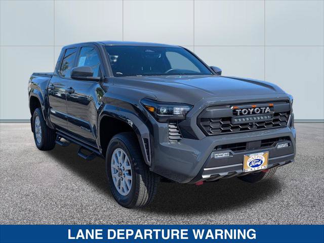 Used 2025 Toyota Tacoma SR5 AWD/4WD image 7
