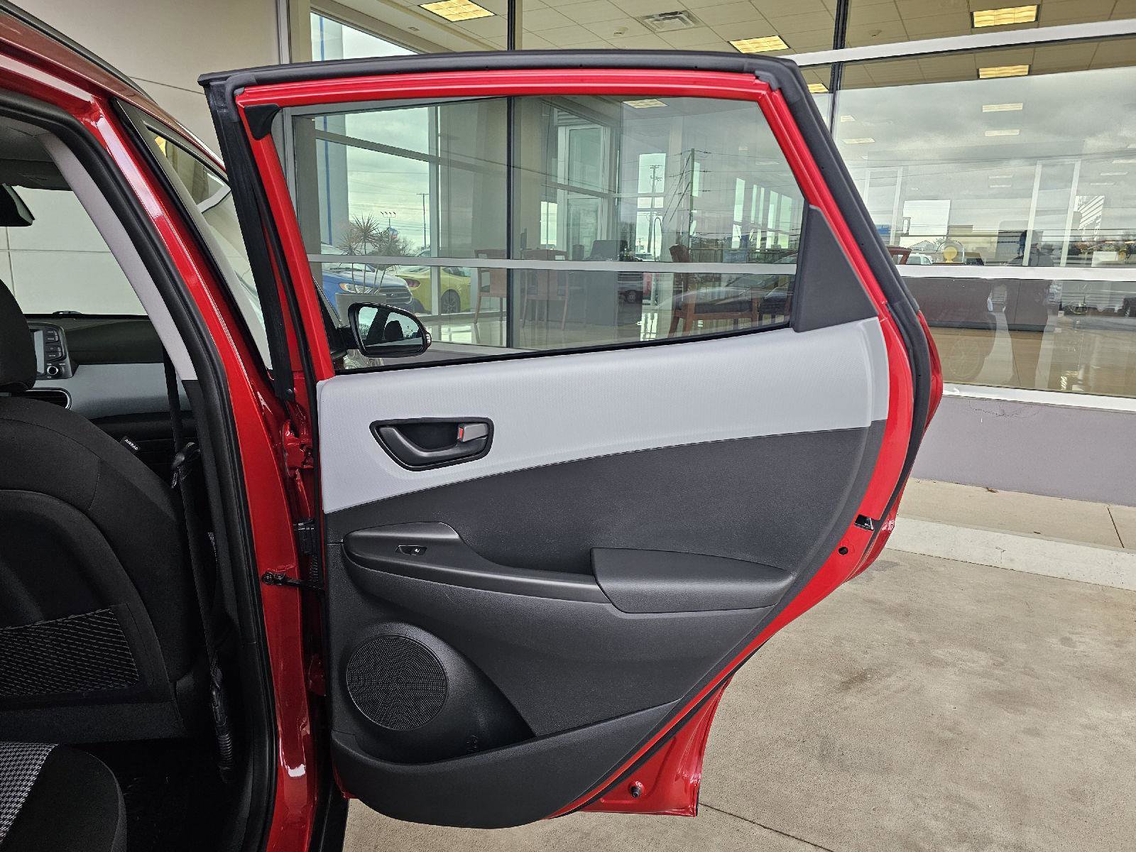 Used 2021 Hyundai Kona SEL Plus w/ Cargo Package image 13