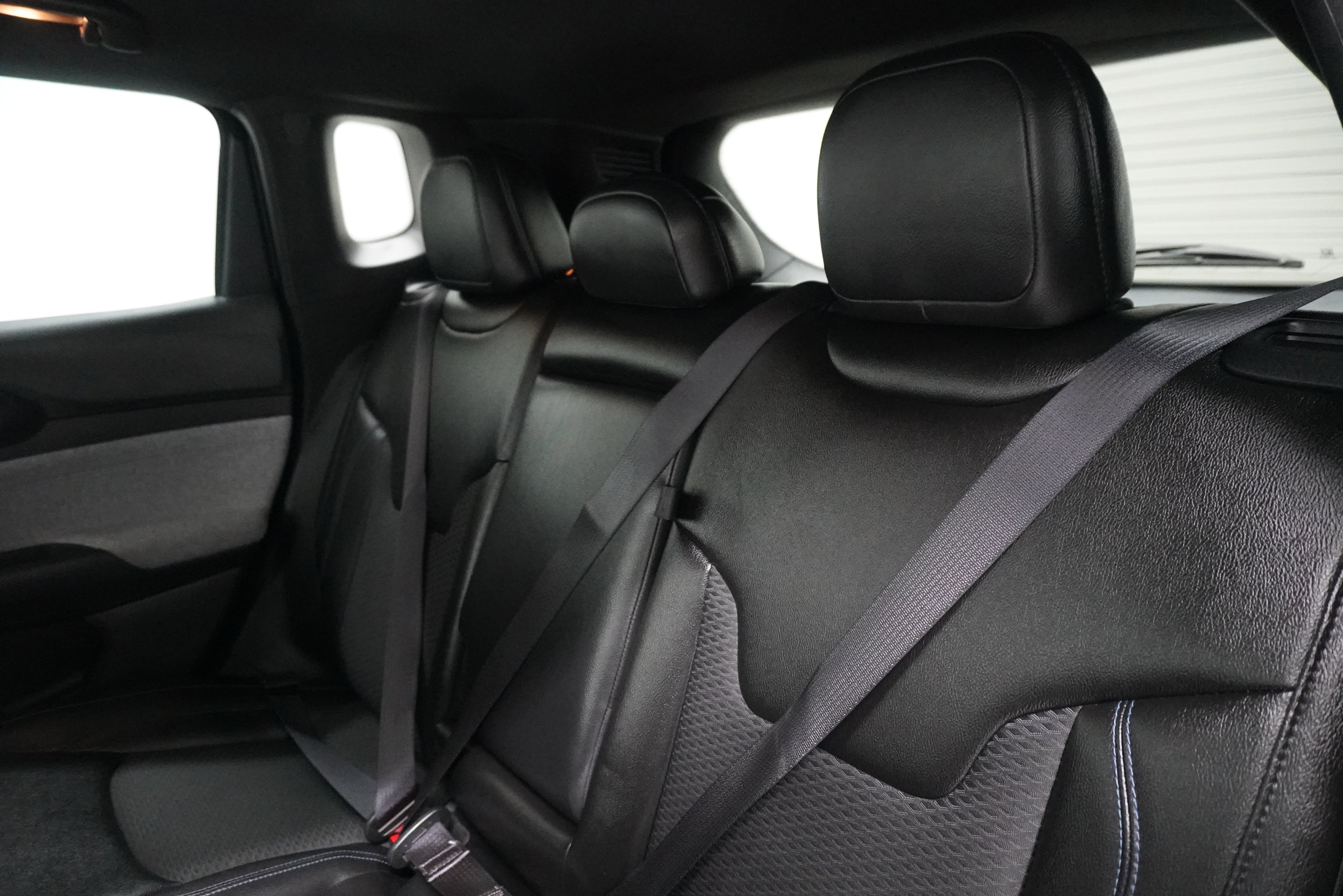 Used 2025 Jeep Compass Latitude image 12