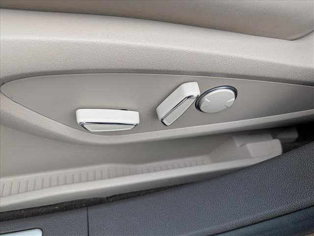 Certified 2022 Lincoln Nautilus Reserve image 30