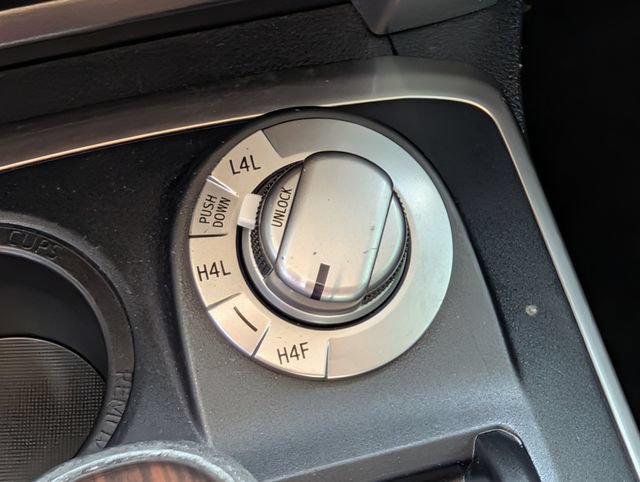Used 2022 Toyota 4Runner Limited AWD/4WD image 17