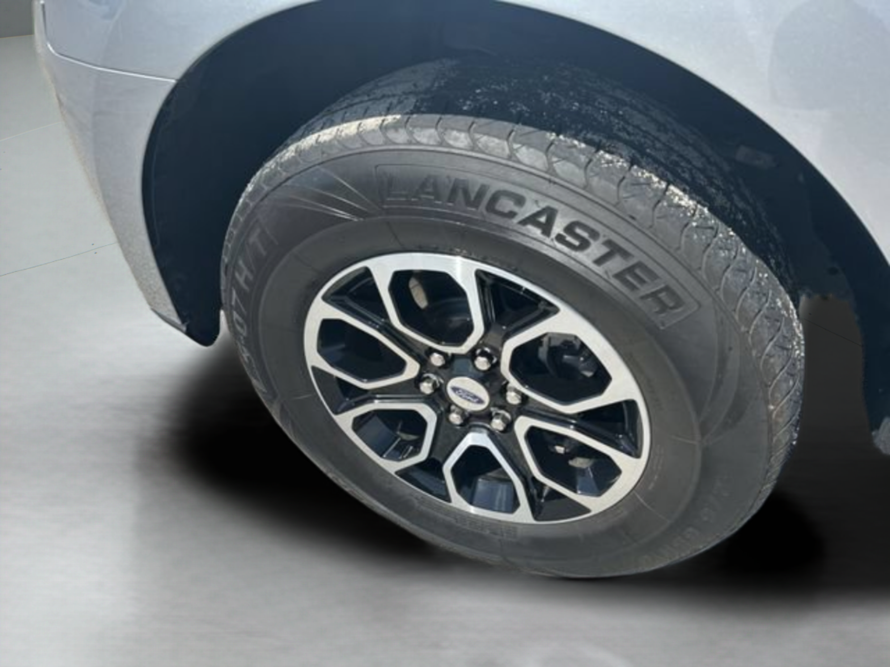 Used 2024 Ford Expedition XLT AWD/4WD image 30
