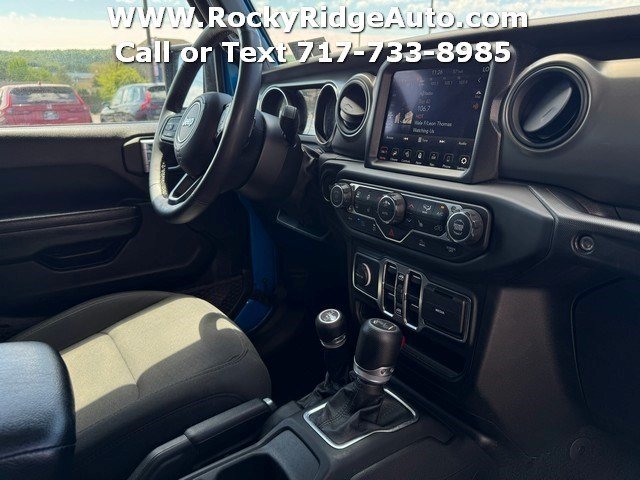 Used 2023 Jeep Wrangler Unlimited w/ Cold Weather Group AWD/4WD image 12