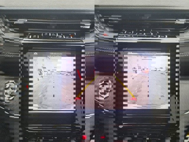 New 2025 Jeep Grand Cherokee Altitude image 4