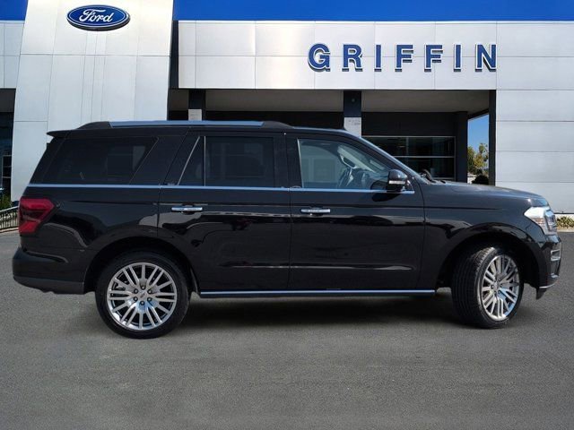 Used 2024 Ford Expedition Limited RWD image 3