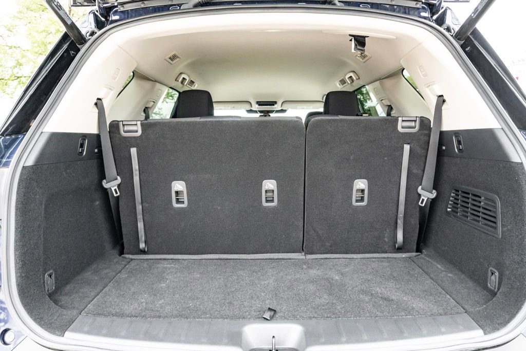 Used 2025 Nissan Pathfinder SV image 31