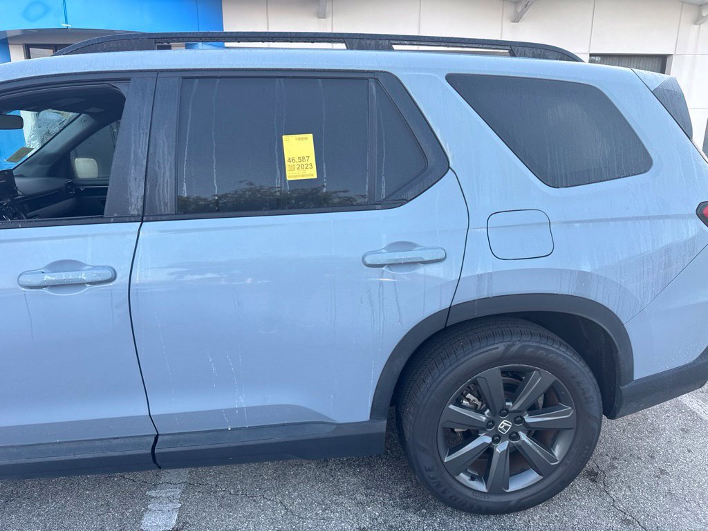 Used 2023 Honda Pilot Sport image 10