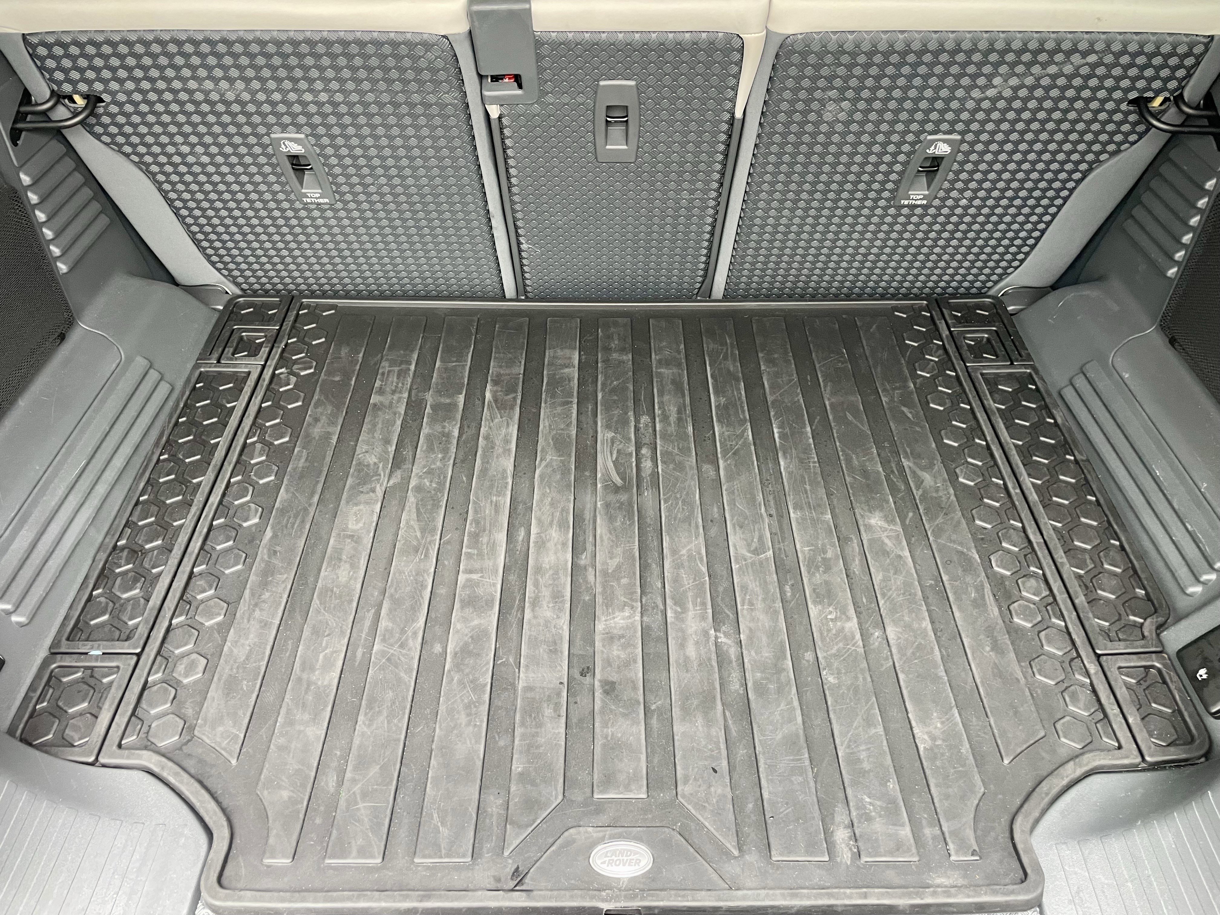 Certified 2024 Land Rover Defender 110 SE image 34