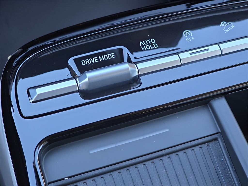 Certified 2025 Hyundai Tucson Limited FWD image 27