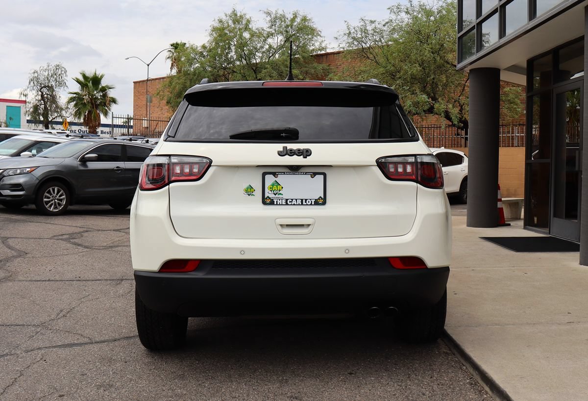Used 2019 Jeep Compass Latitude FWD image 11